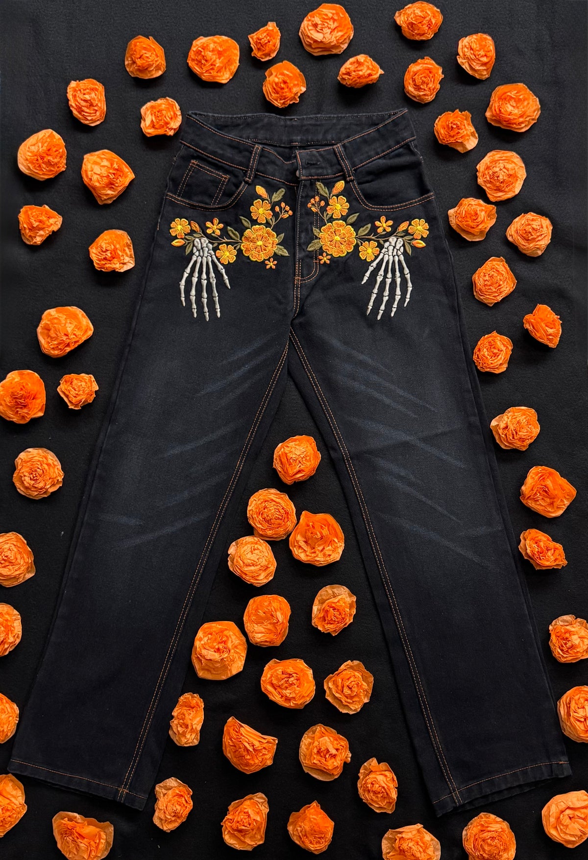 Siguen Aquí. Colección de Día de Muertos para Hombre Corte Recto.